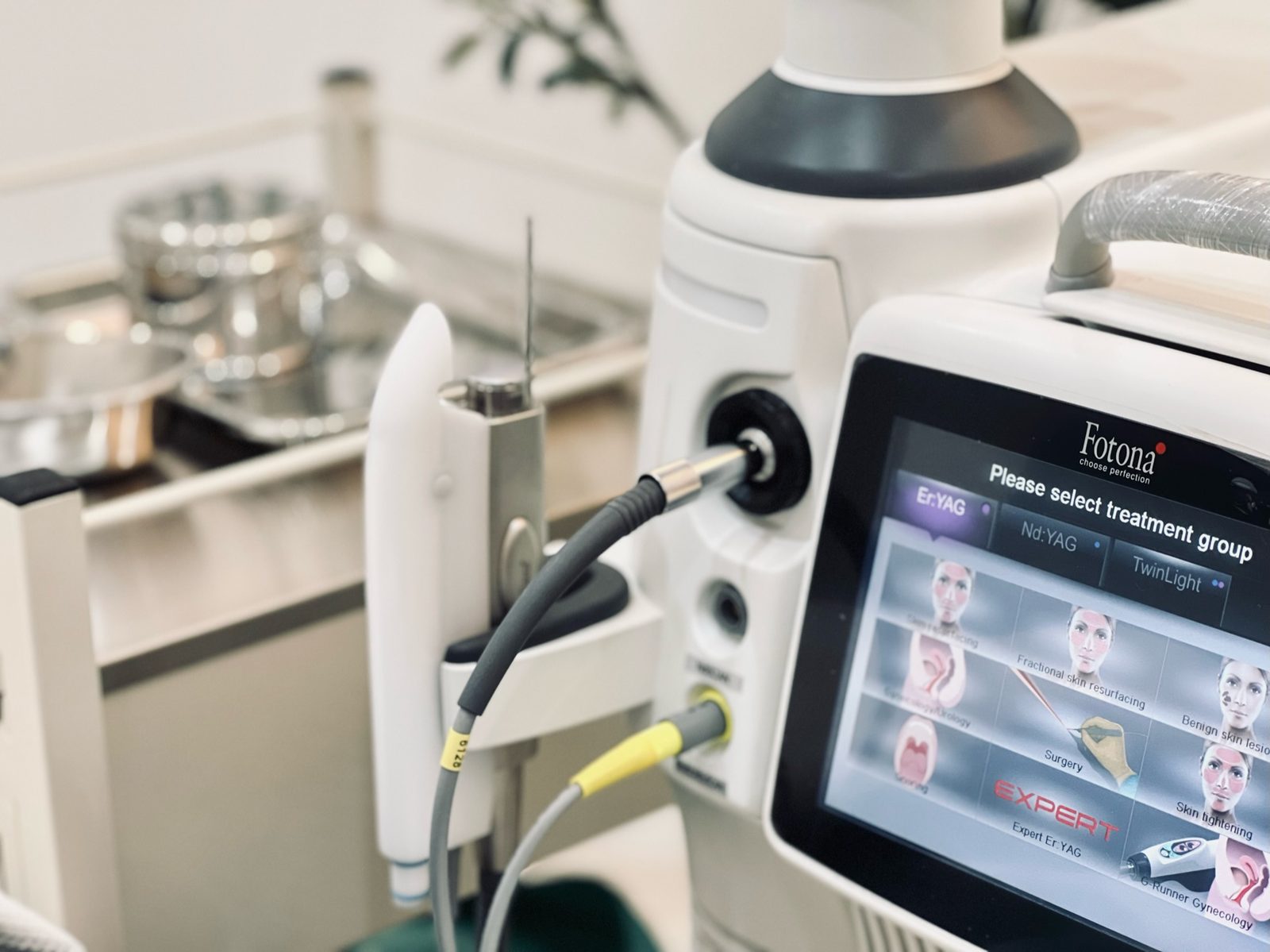 Fotona SP Dynamis Er:YAG treatment console at AOKLINIK Penang